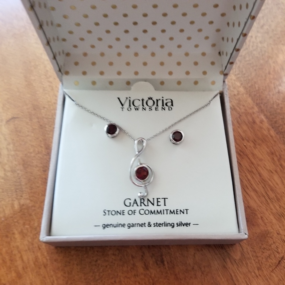 Victoria Townsend Garnet Necklace and Earrings Set